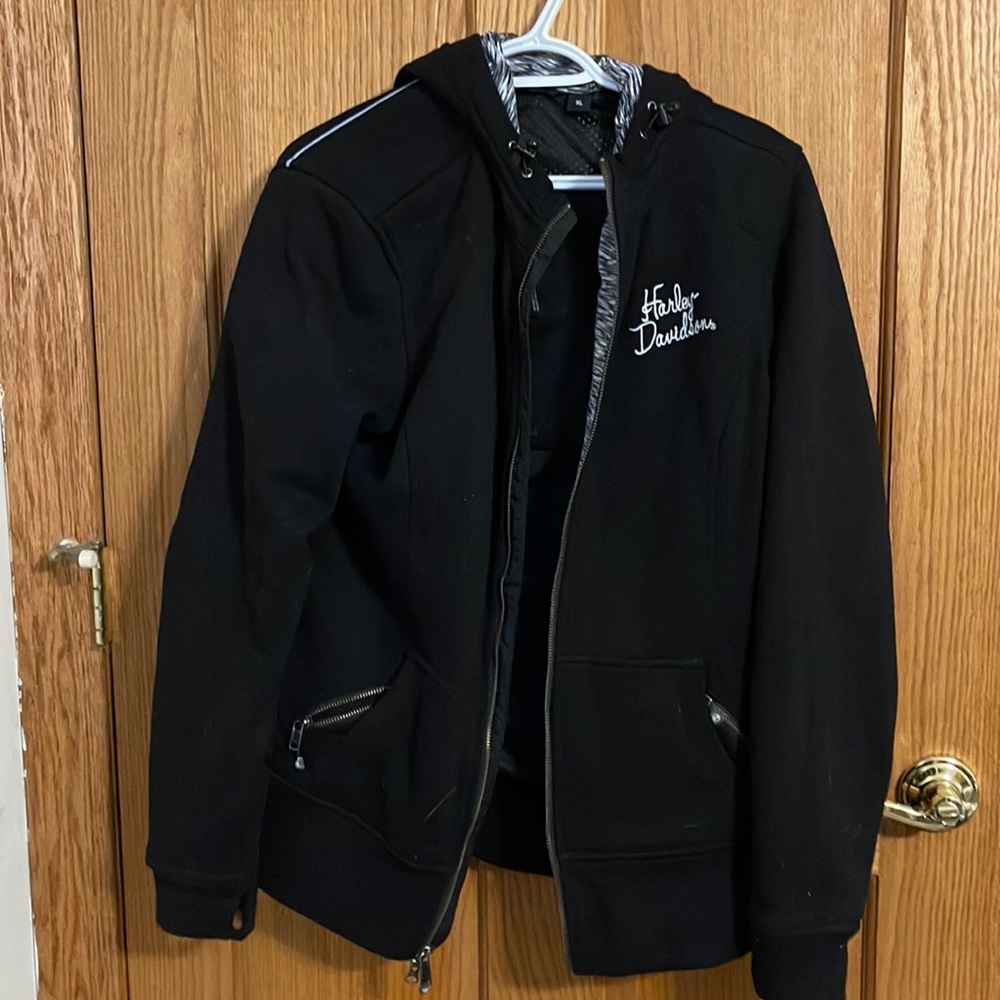 HD Women’s XL jacket with 4 zip compartments